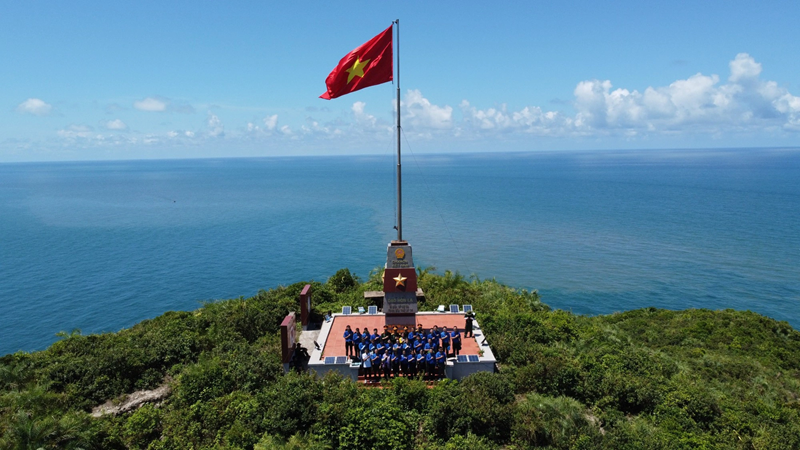  cột cờ chủ quyền Đảo Hòn La Quảng Bình