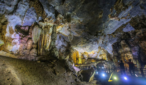 Vẻ đẹp huyền ảo của tour phong nha động Thiên Đường